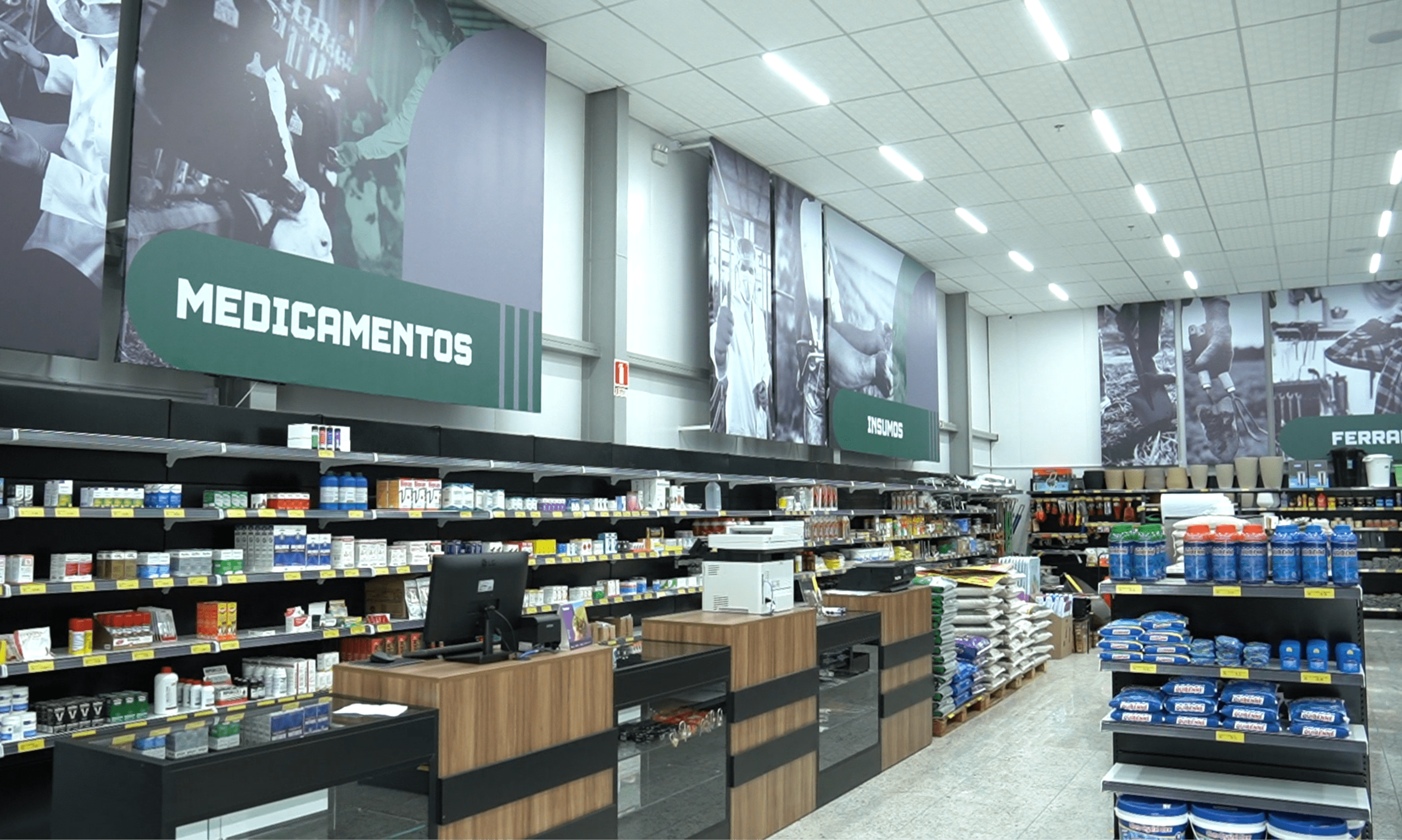 Interior da Agropecuária Ouro do Sul — seção de medicamentos veterinários
