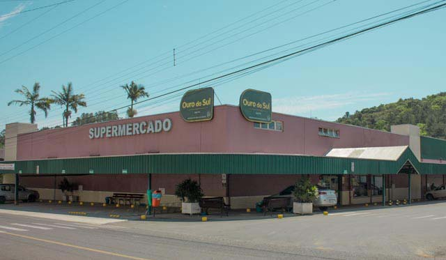 Fachada do Supermercado Ouro do Sul em Harmonia — RS