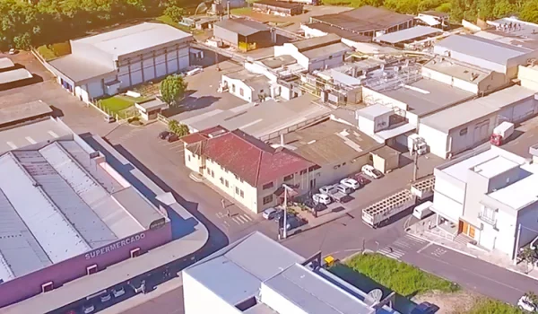 Foto histórica das instalações da Cooperativa Ouro do Sul