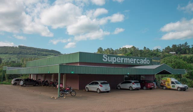 Fachada do Supermercado Ouro do Sul em São José do Sul — RS